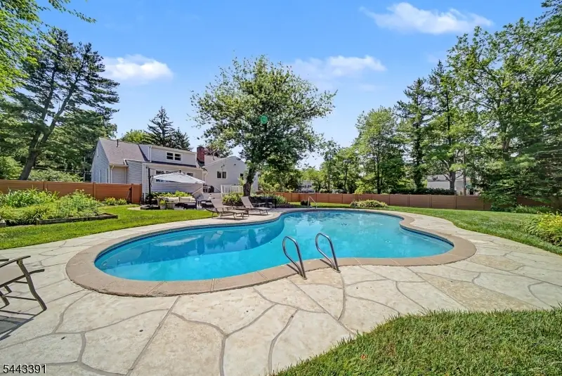 6 Coventry Rd, Livingston, NJ 07039 - #3