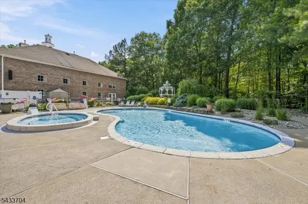 2 Richmond Road #302, West Milford Twp., NJ 07480