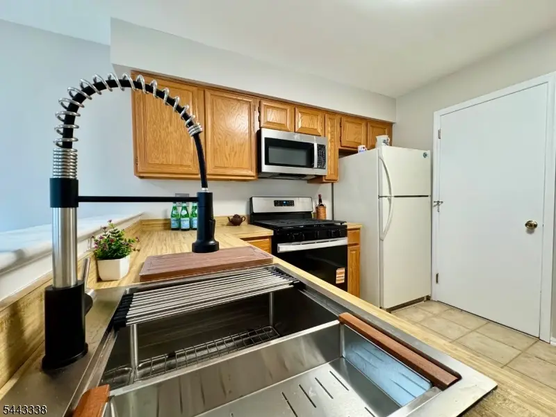 74 Winchester Way, Franklin, NJ 08873 - #3