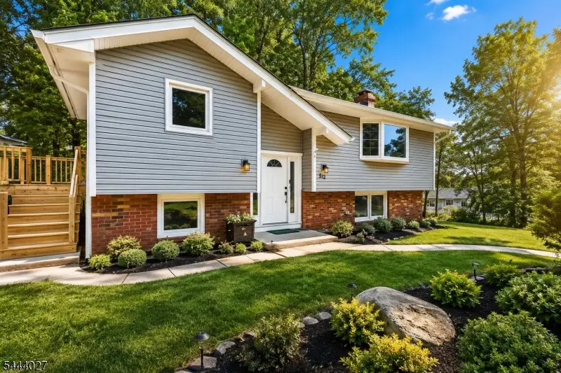 512 Lake Shore Dr, Upper Greenwood Lake, NJ 07421 - #1