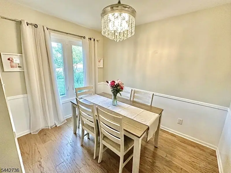 8 Plum Court, Flemington, NJ 08822 - #3