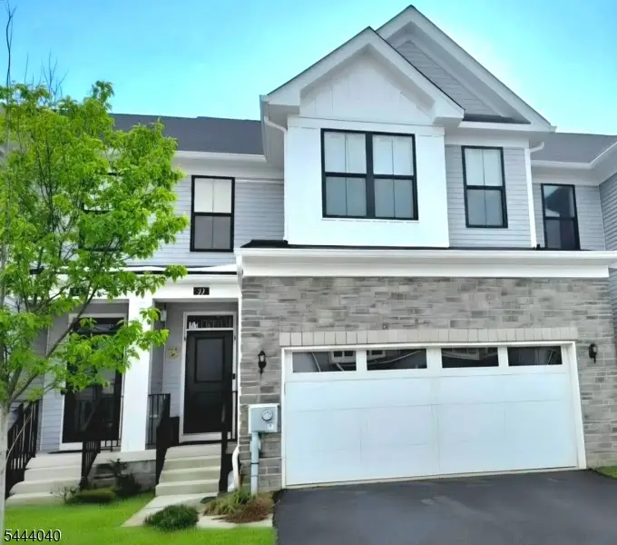 27 Wisteria Ct, Monroe, NJ 08831 - #2