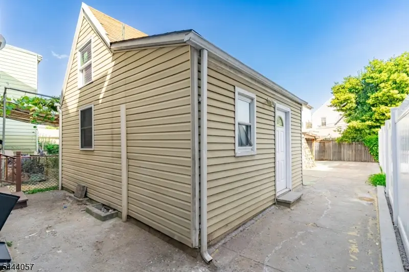 19 Komorn St, Newark, NJ 07105 - #2