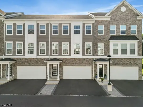 6 Coogan Ct, Morris Plains Boro, NJ 07950