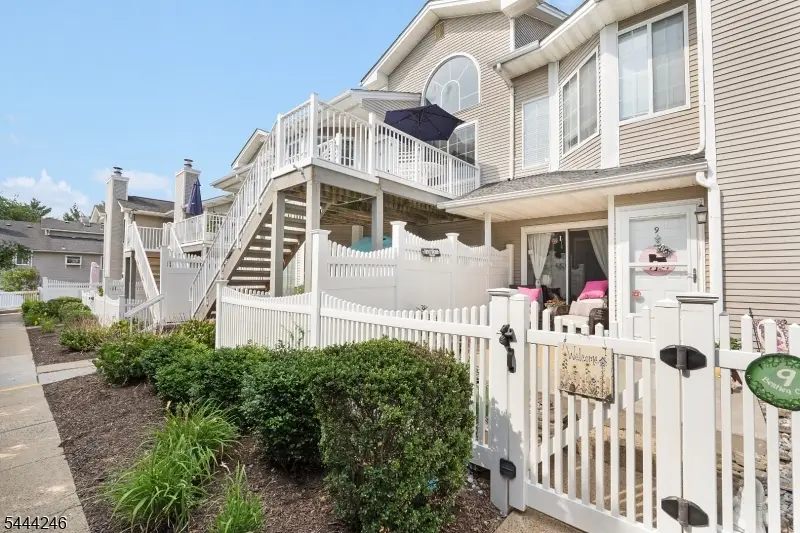 8 Bentley Court, The Hills, NJ 07921 - #1