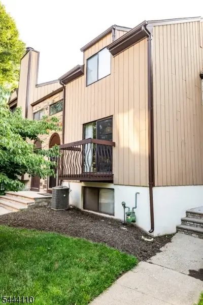 49 Bennington Sq, Washington, NJ 07840 - #2