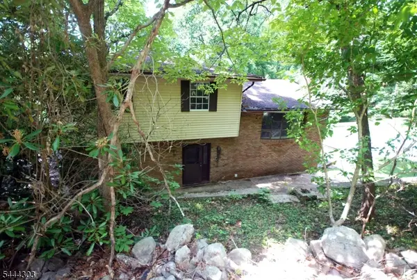 36 Mountain Lake Rd, White Twp., NJ 07823