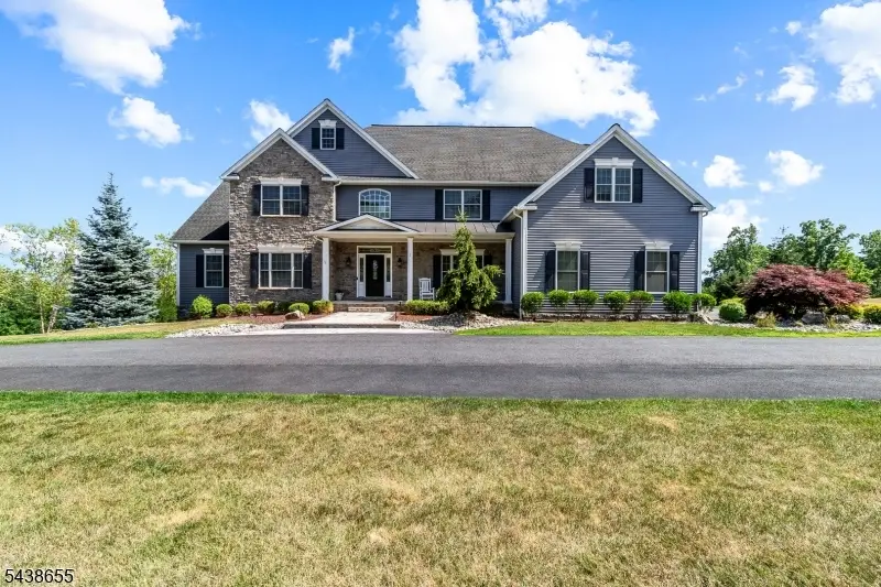 1 Thames Ln, Raritan, NJ 08822 - #1