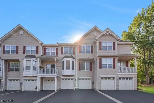20 Windham Ct, Raritan Twp., NJ 08822