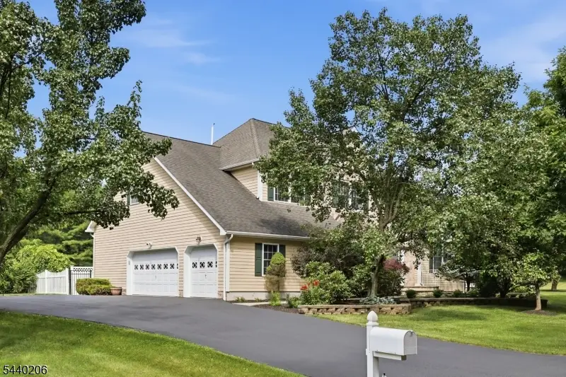 2 Ming Ct, Chester, NJ 07930 - #3