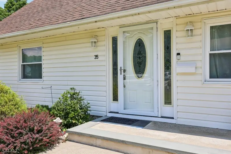 35 Spruce Rd, Pompton Lakes, NJ 07442 - #3