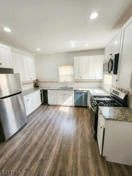 19 Cloverhill Pl, Montclair Twp., NJ 07042