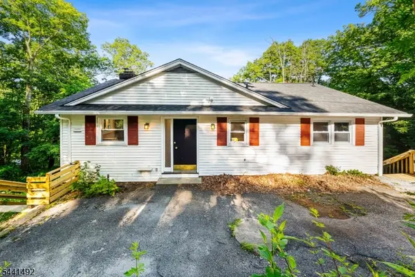 16 Sunset Trl, Rockaway Twp., NJ 07866