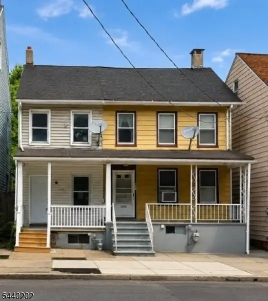 639 S Main St, Phillipsburg Town, NJ 08865