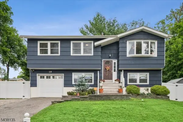 19 Selma Blvd, Chester Twp., NJ 07869