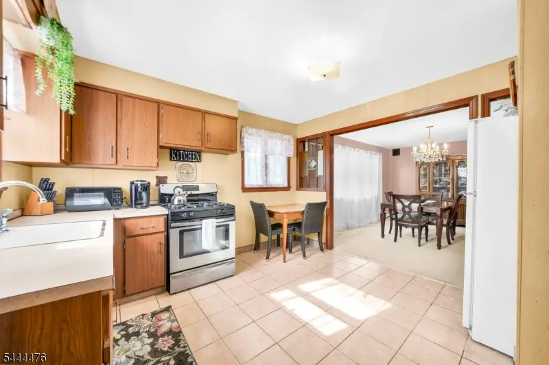 95 E 7th St, Clifton, NJ 07011 - #3