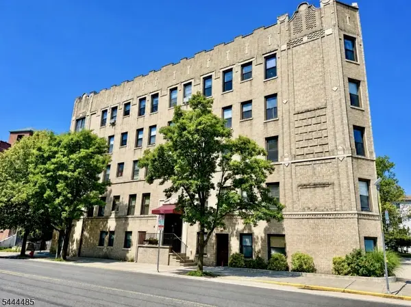 787 Summit Ave #11, Jersey City, NJ 07307