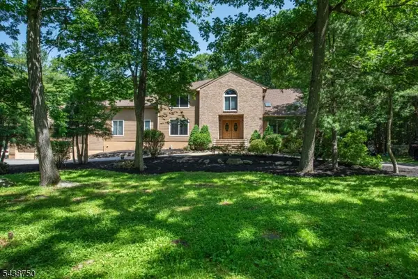52 Tower Hill Ln, Kinnelon Boro, NJ 07405