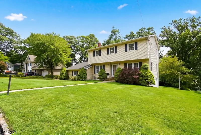 378 Forest Hill Way, Mountainside, NJ 07092 - #2