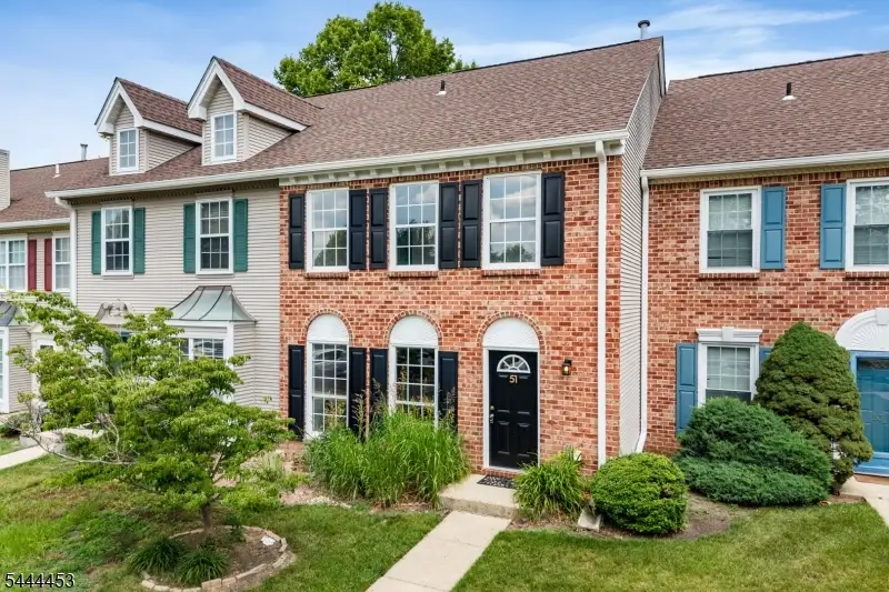 51 Chelsea Ct, Franklin Park, NJ 08823 - #1