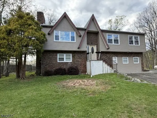 29 Billings Rd, Hopatcong Boro, NJ 07843