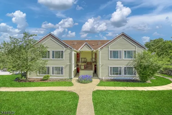 158 Falcon Ridge Way #158, Hamburg Boro, NJ 07419