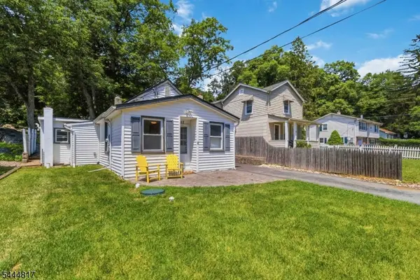 32 Schwarz Blvd, Jefferson Twp., NJ 07849