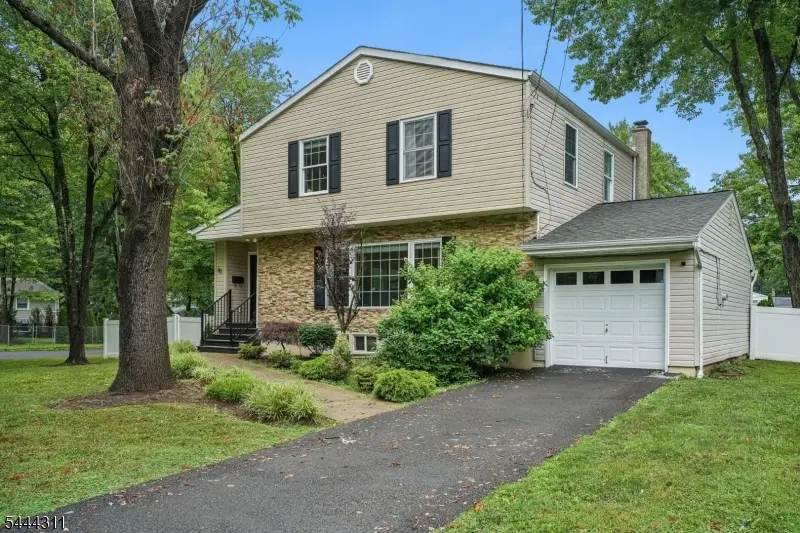 80 Briarwood Drive West, Berkeley Heights, NJ 07922 - #1