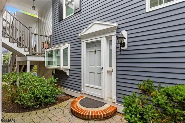 2 Countryside Dr, Bernards Twp., NJ 07920