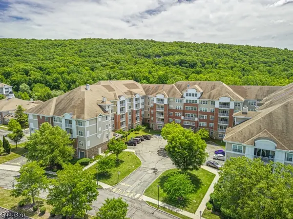 8421 Warrens Way #421, Wanaque Boro, NJ 07465