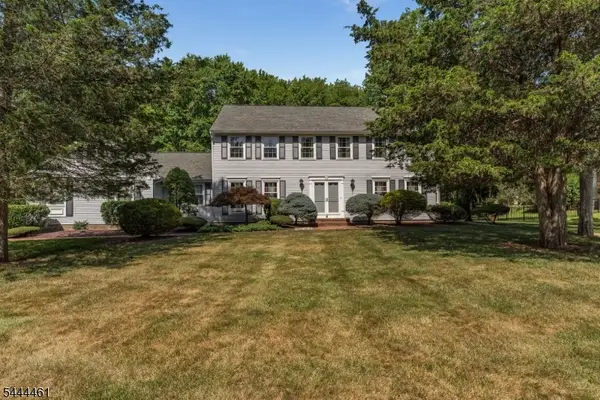 8 Kilmer Dr, Hillsborough Twp., NJ 08844