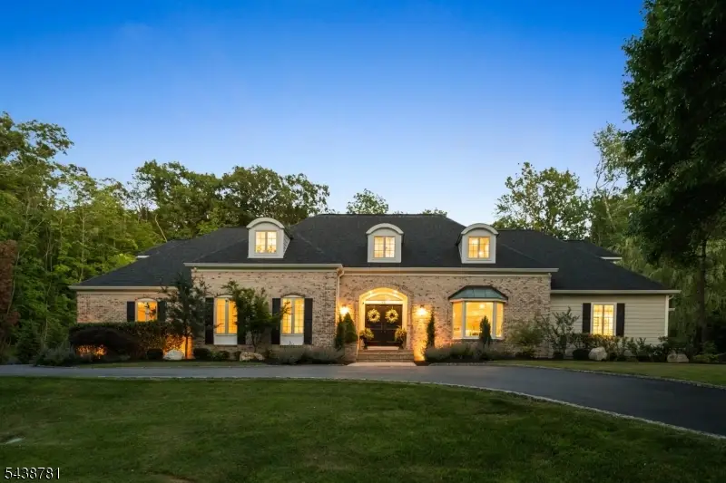 60 Nottingham Dr, Watchung, NJ 07069 - #1