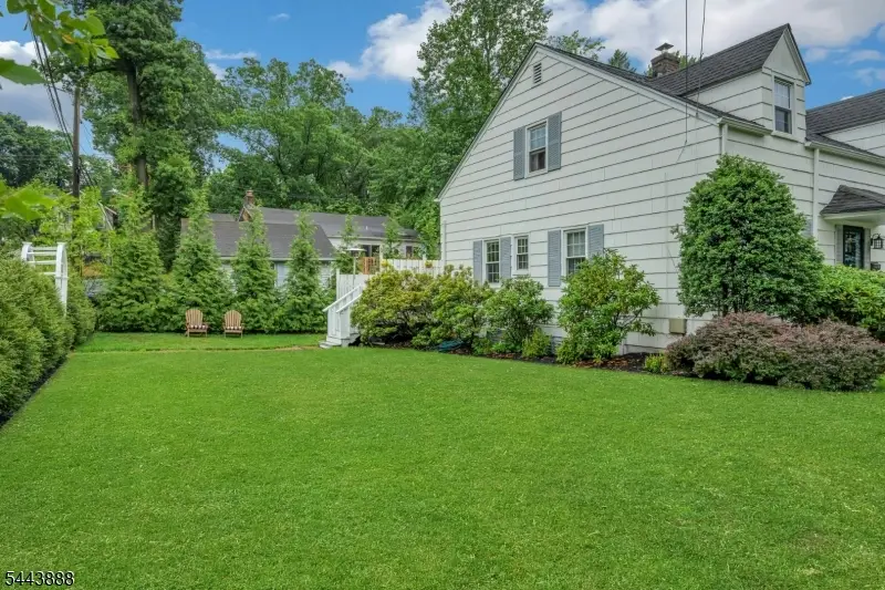 11 Manor Rd, Verona, NJ 07044 - #3