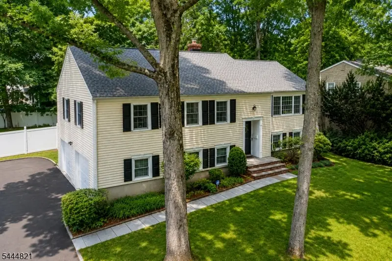 69 Jones Dr, New Providence, NJ 07974 - #2