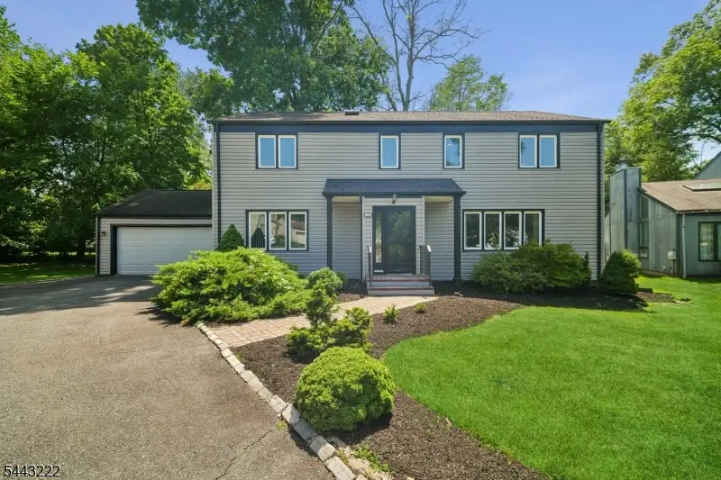 12 Arbor Ct, Livingston, NJ 07039 - #1
