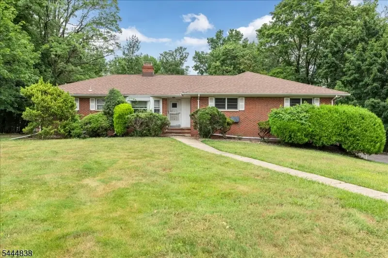 6 Orchard Dr, Scotch Plains, NJ 07076 - #1