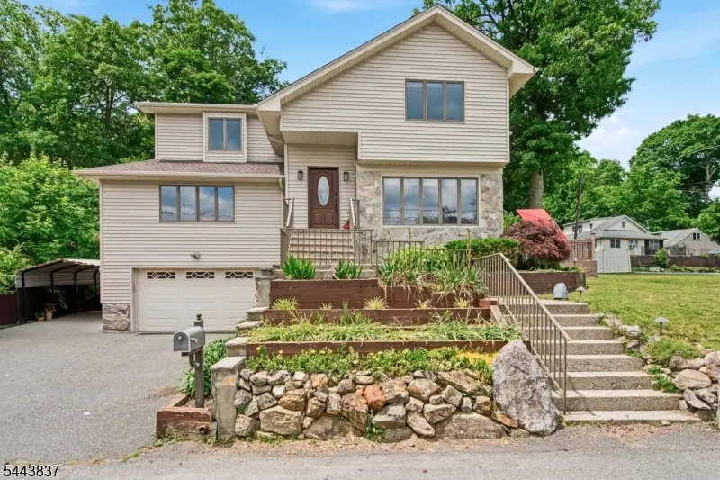 8 Oakwood Rd, Lake Hopatcong, NJ 07849 - #1