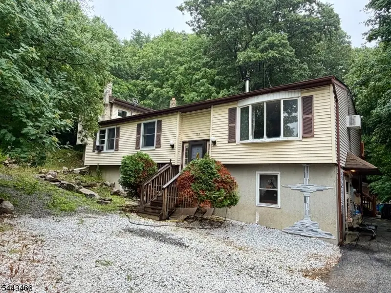 120 Barry Dr N, Vernon, NJ 07422 - #2