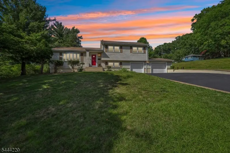 54 Mountainview Dr, Cedar Grove, NJ 07009 - #2