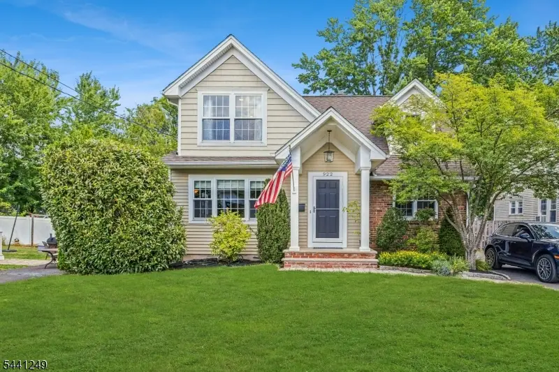 922 Cleveland Ave, Westfield, NJ 07090 - #1