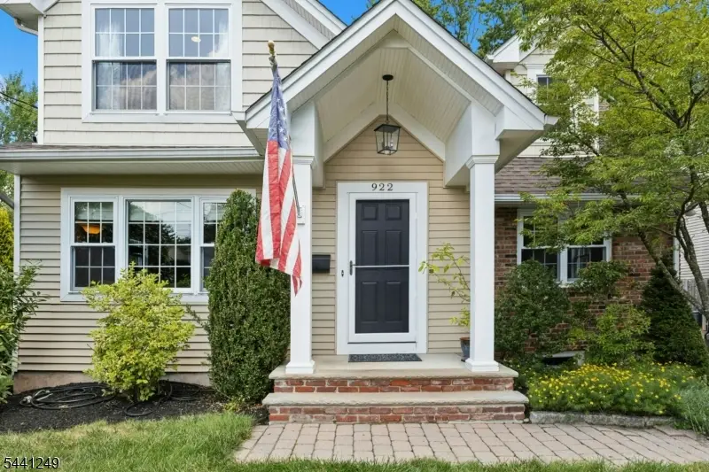 922 Cleveland Ave, Westfield, NJ 07090 - #2