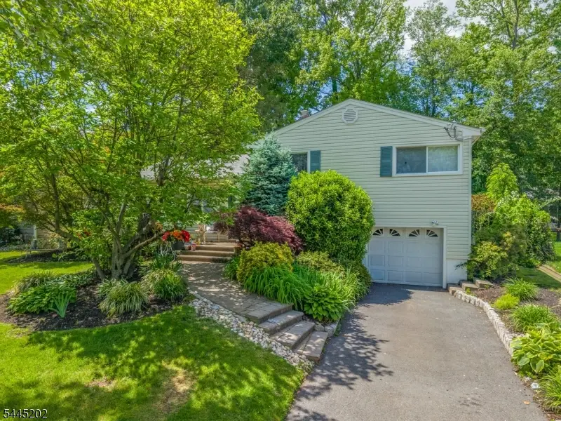 61 Glenwood Rd, Fanwood, NJ 07023 - #1