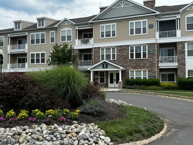 1305 Hale Dr #305, Mount Hope, NJ 07885 - #1