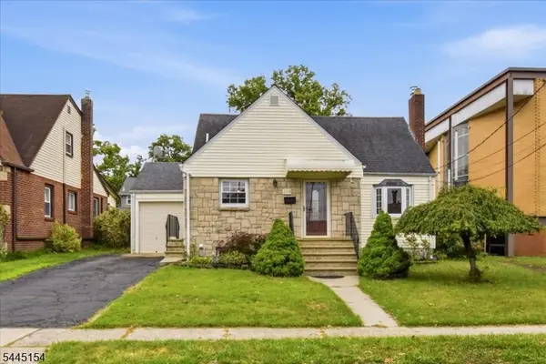208 Baldwin Ave, New Milford Boro, NJ 07646