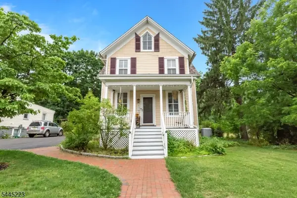 139 Main St, Hampton Boro, NJ 08827