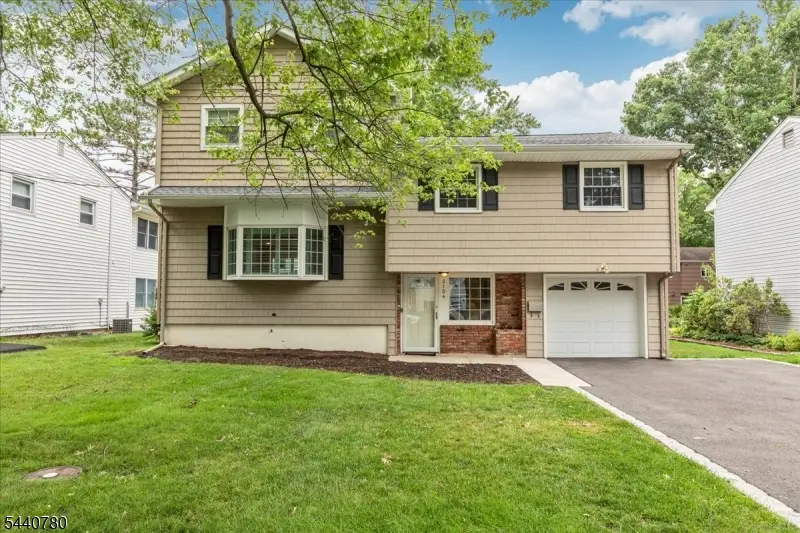 2104 Shady Ln, Scotch Plains, NJ 07076 - #1
