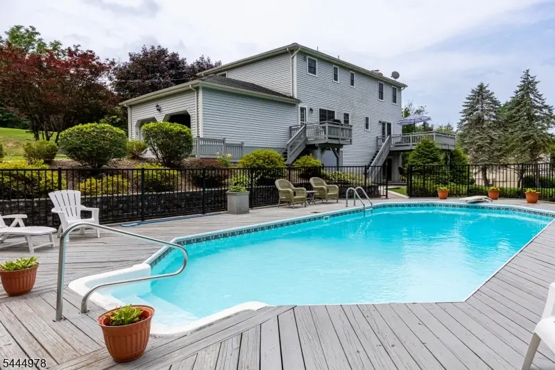 31 Stratfordshire Dr, Vernon, NJ 07461 - #3