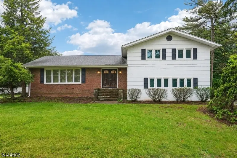 26 Devon Dr, Piscataway, NJ 08854 - #1