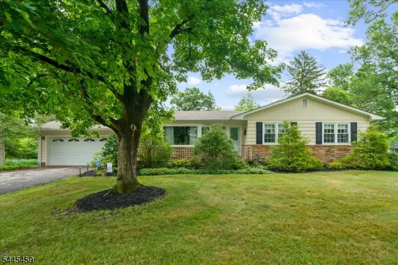 11 Meadow Brook Rd, Flemington, NJ 08822 - #1