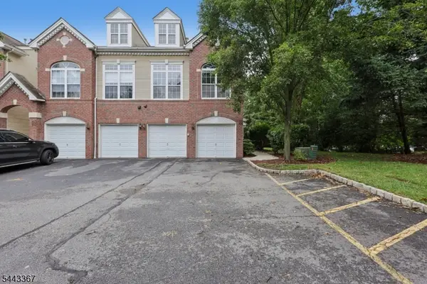 101 Rock Creek Dr, Clifton City, NJ 07001